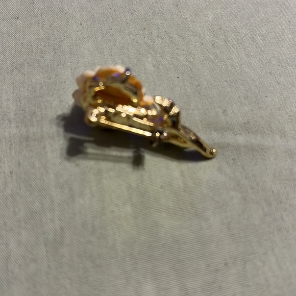 Pin - Picture 2 of 2